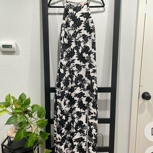 Fitted black & white flowered dress